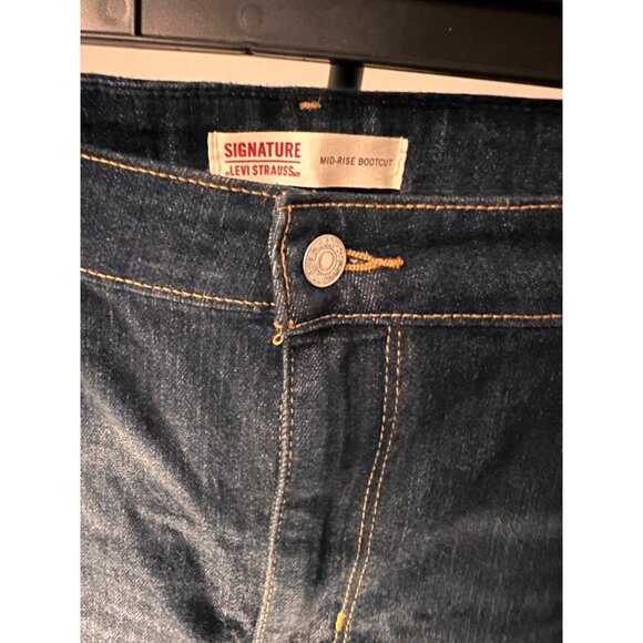Signature Levi Strauss Women's Jeans Mid Rise Bootcut - Picture 5 of 12